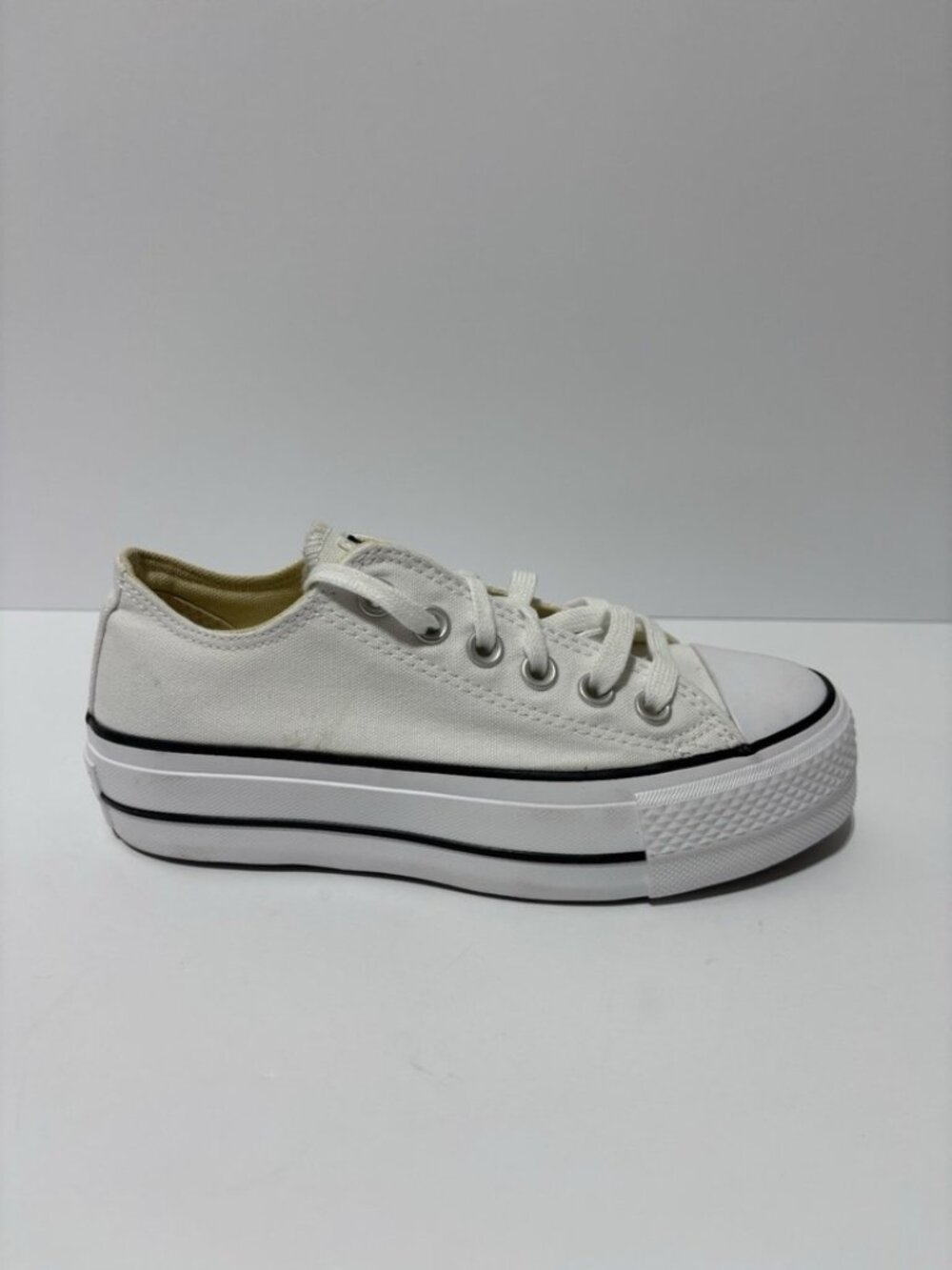 Converse Women’s Chuck Taylor All Star Lift Platform Canvas Sneakers, Size 5 M